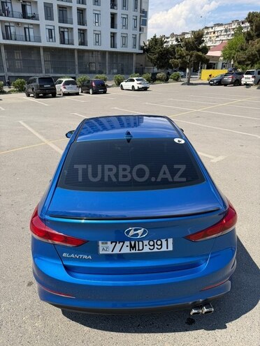 Hyundai Elantra-5