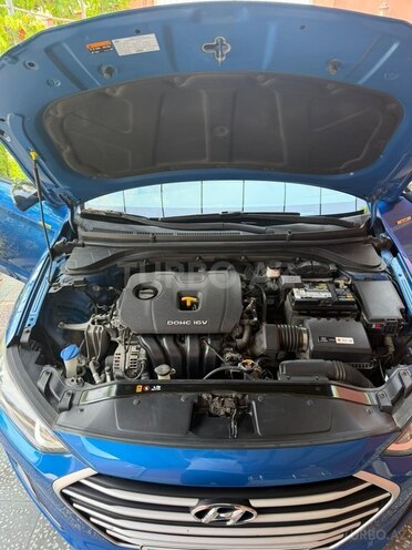 Hyundai Elantra-8