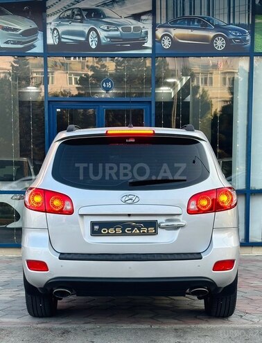 Hyundai Santa Fe-13