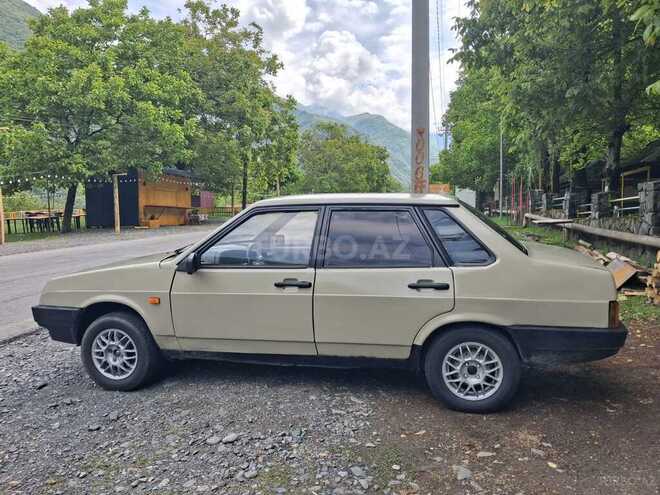 LADA (VAZ) 21099-8