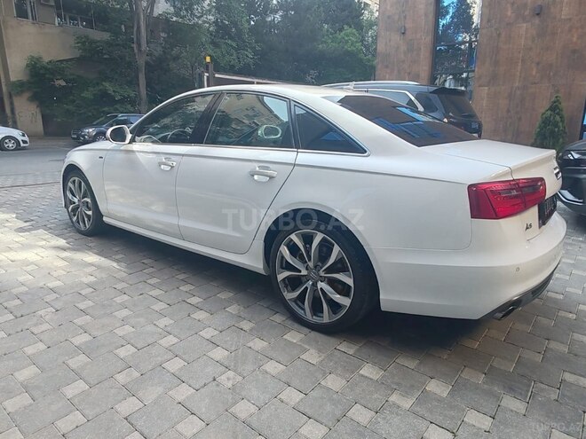 Audi A6-4