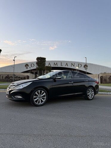 Hyundai Sonata-12
