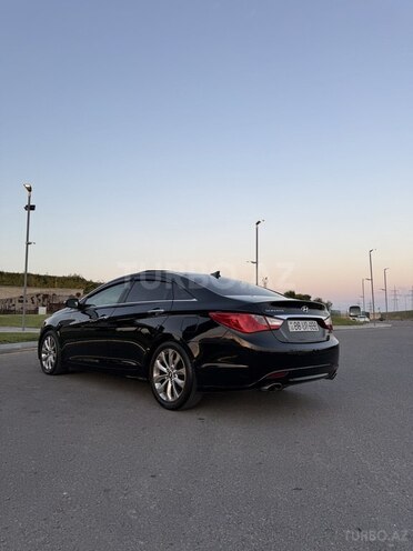 Hyundai Sonata-11