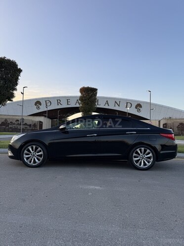 Hyundai Sonata-2