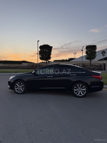 Hyundai Sonata-14