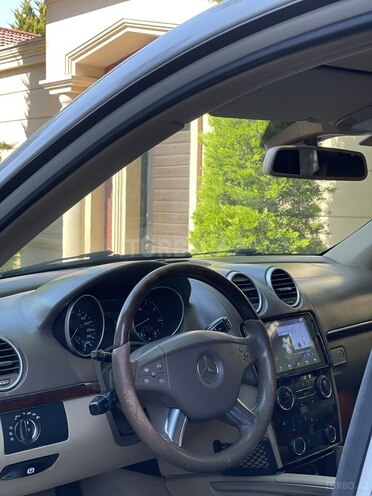 Mercedes GL 500 4MATIC-8