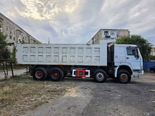 HOWO Sinotruk-12