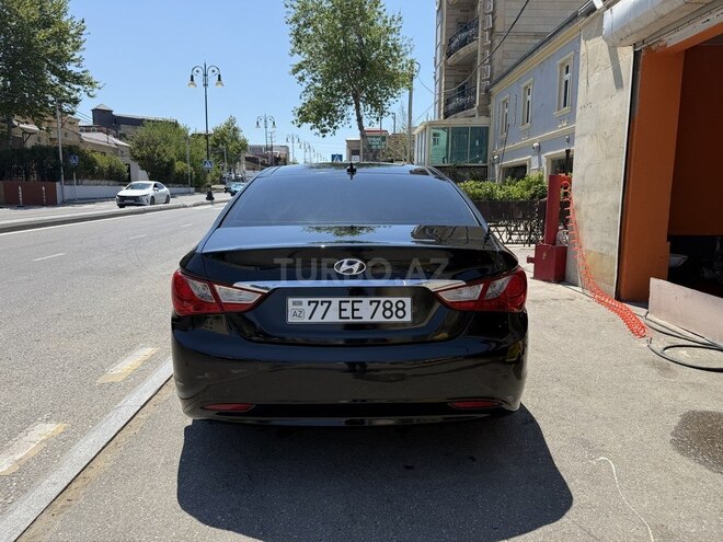 Hyundai Sonata-5