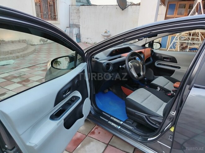 Toyota Prius C-14