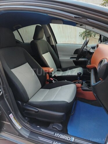 Toyota Prius C-18