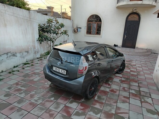 Toyota Prius C-11