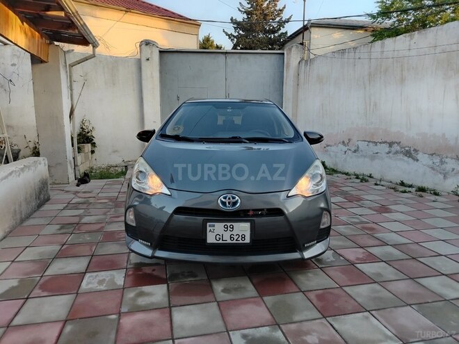 Toyota Prius C-1