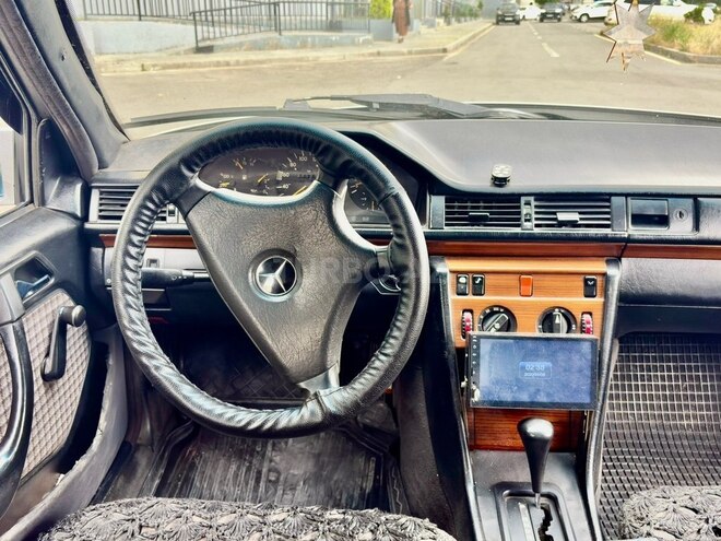 Mercedes 250 D-3