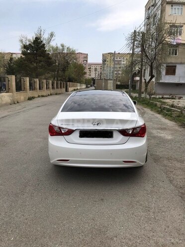 Hyundai Sonata-2