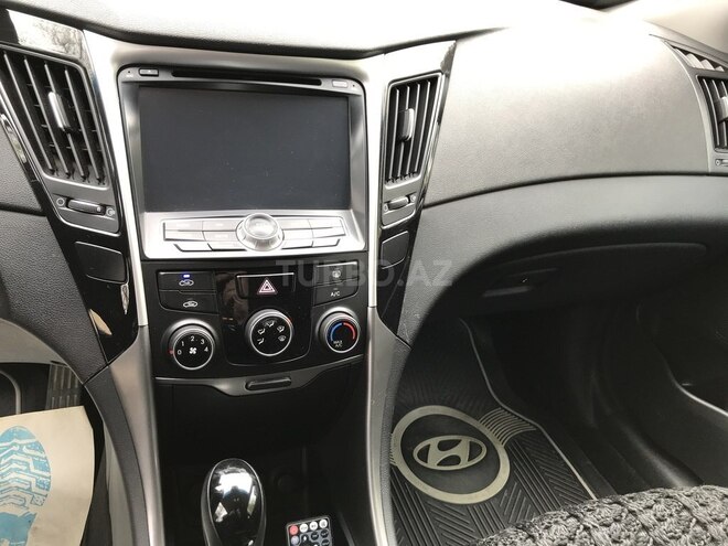 Hyundai Sonata-5