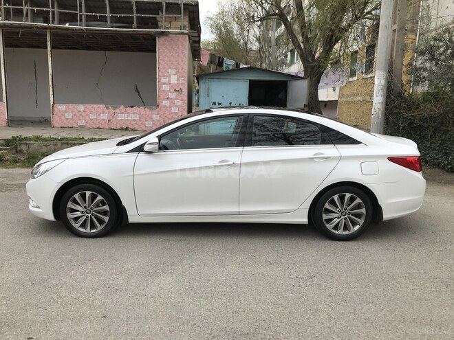 Hyundai Sonata-4
