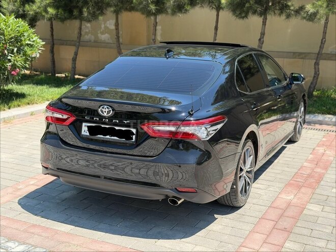 Toyota Camry-13
