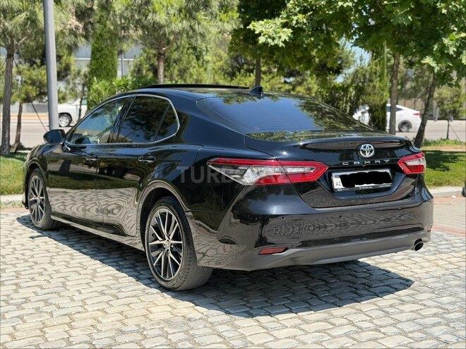 Toyota Camry-12