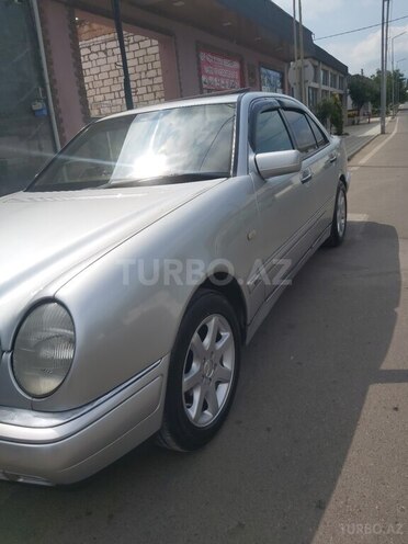 Mercedes E 200-6
