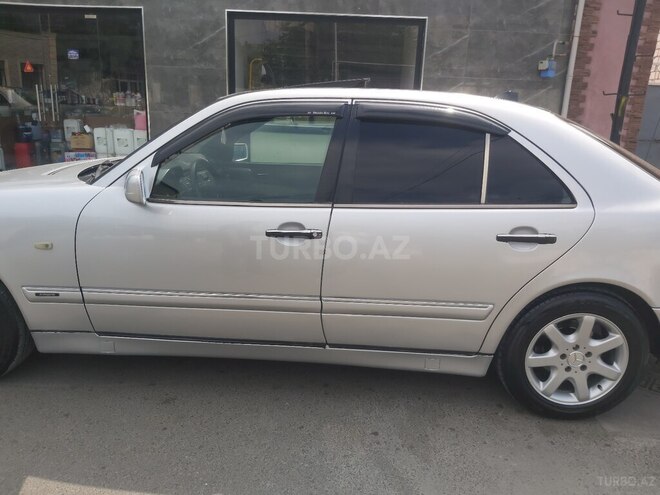 Mercedes E 200-8