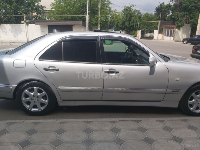 Mercedes E 200-9