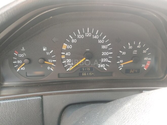 Mercedes E 200-12