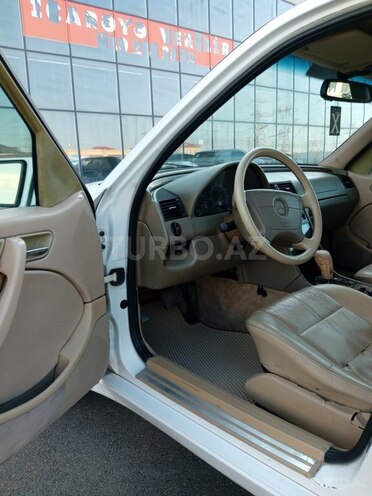 Mercedes C 230-8