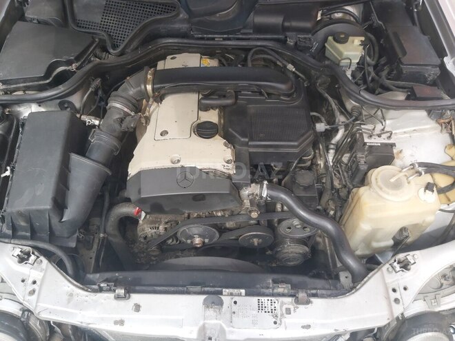 Mercedes E 200-4
