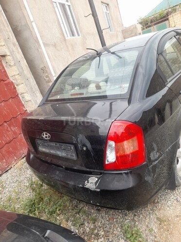 Hyundai Accent-15