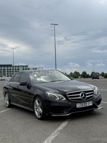 Mercedes E 220-1