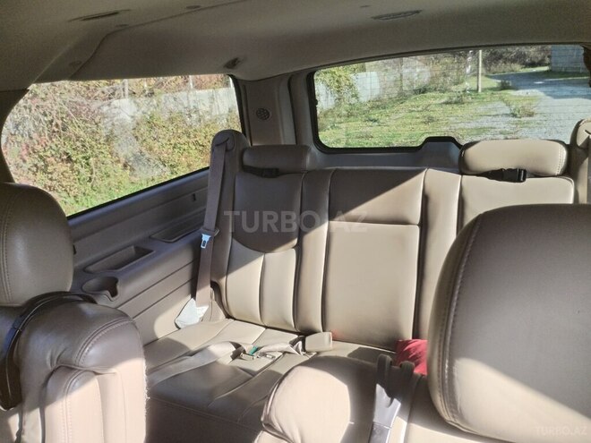 GMC Yukon-13