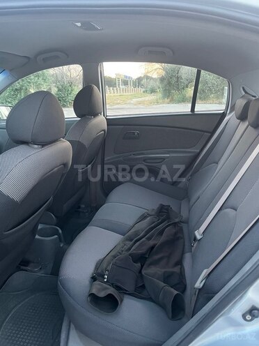 Kia Rio-11