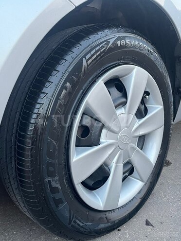 Kia Rio-10