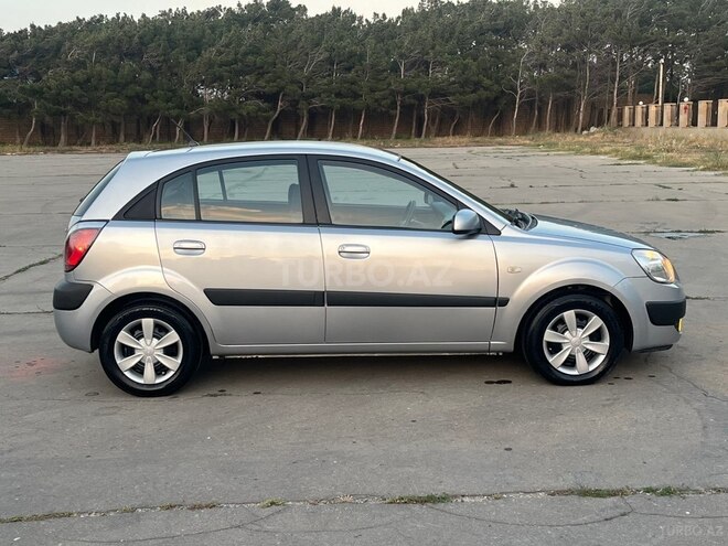 Kia Rio-5