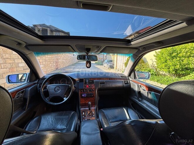 Mercedes E 220-6