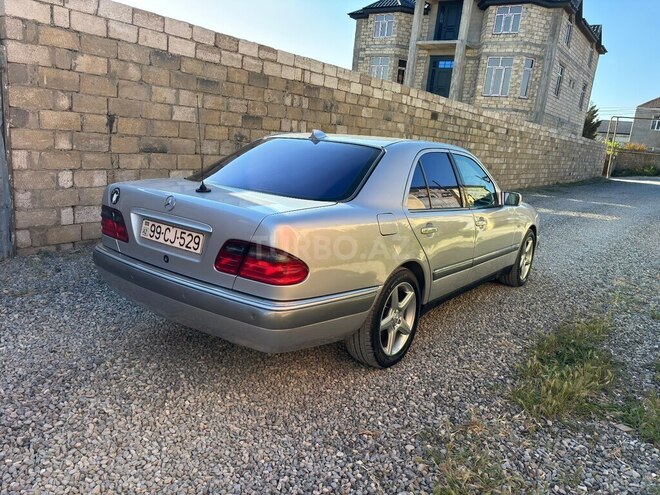 Mercedes E 220-5