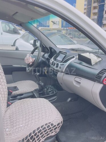 Mitsubishi L200-6