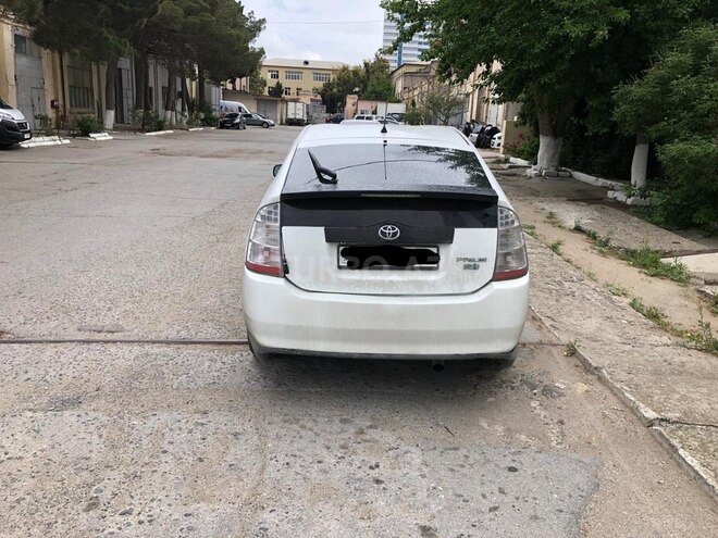 Toyota Prius-3