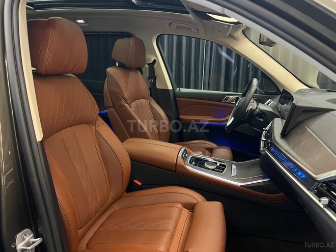 BMW X7-15