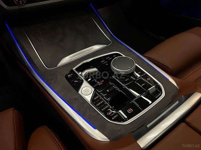 BMW X7-18