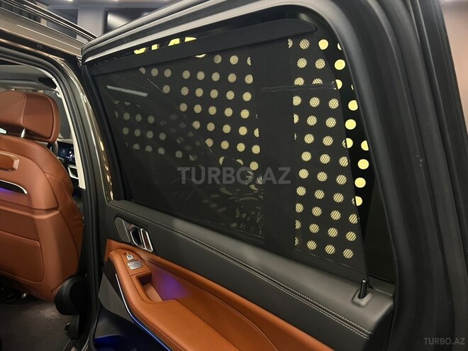 BMW X7-12