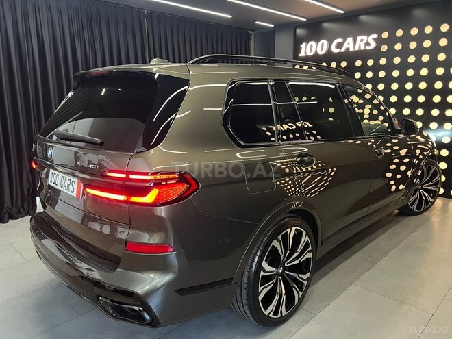 BMW X7-4