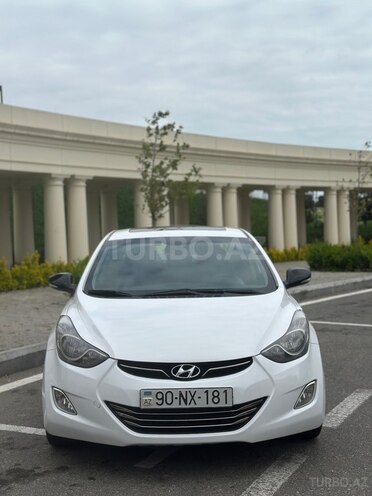 Hyundai Elantra-1