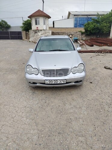 Mercedes C 200-1
