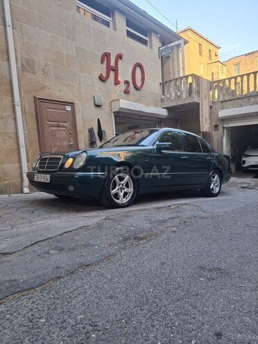 Mercedes E 230-2