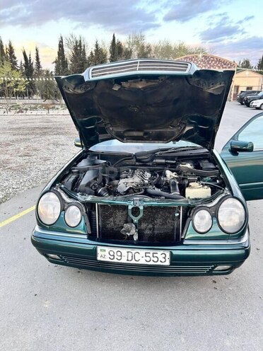 Mercedes E 220-3
