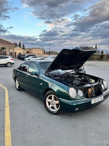 Mercedes E 220-8