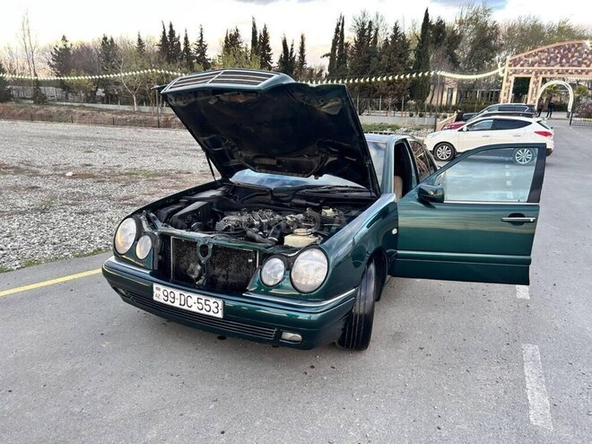 Mercedes E 220-9