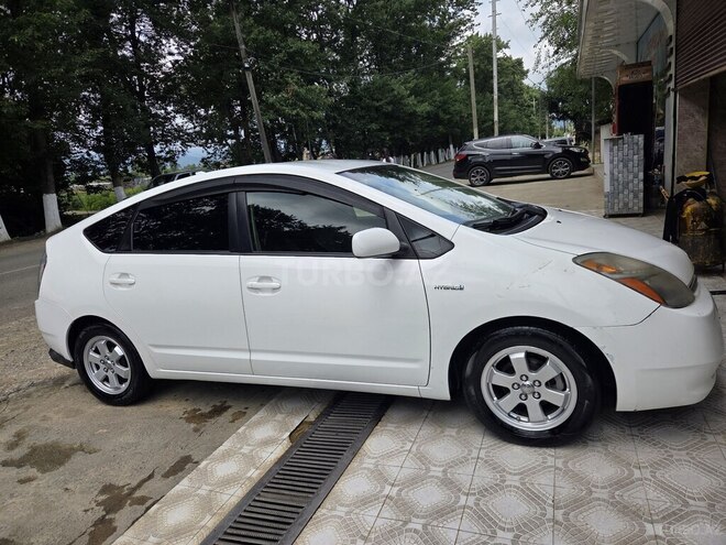 Toyota Prius-4