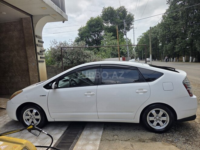 Toyota Prius-2